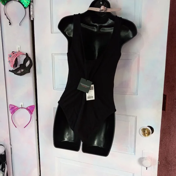 Bad To The Bone Iron Fist ribcage bodysuit! Nwt so forkin rad 🤘 - Picture 8 of 9